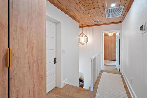 Interior, Pendant Lights, Recessed Lighting, Wooden Ceilings, Wood Texture Flooring