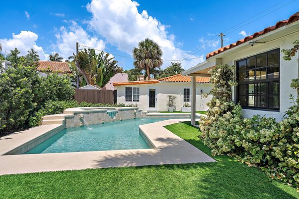 Exterior, Pool