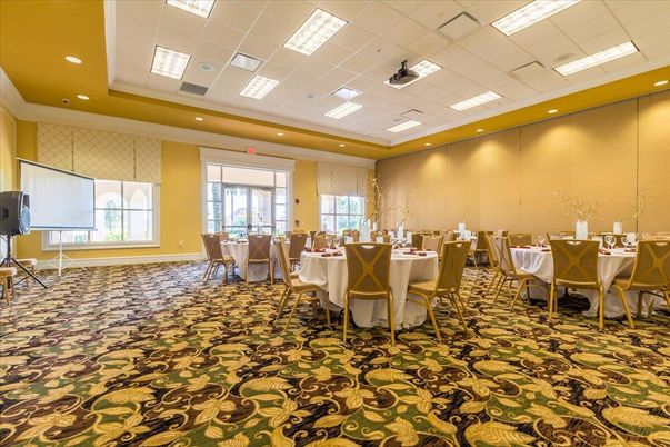 Dining room, Interior, Recessed Lighting