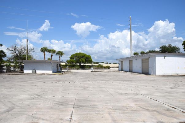 Backyard, Detached Garage, Exterior