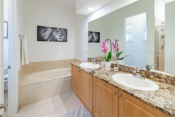 Bathroom, Dual Sink Vanities, Interior, Recessed Lighting