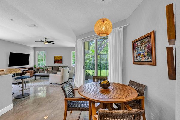 Dining room, Interior, Living room, Pendant Lights
