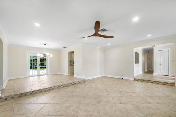 Empty room, Interior, Pendant Lights, Recessed Lighting