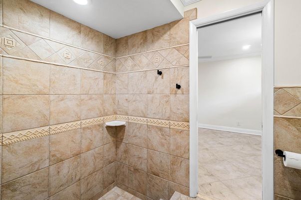 Bathroom, Interior, Recessed Lighting