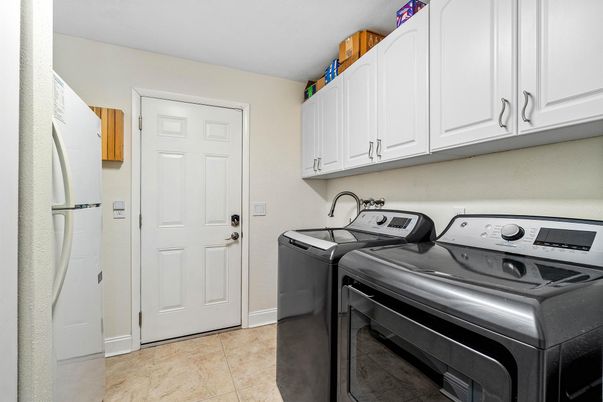 Interior, Washer