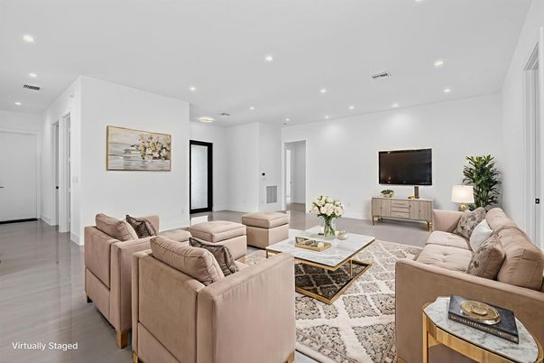 Interior, Living room, Projection Screen, Recessed Lighting