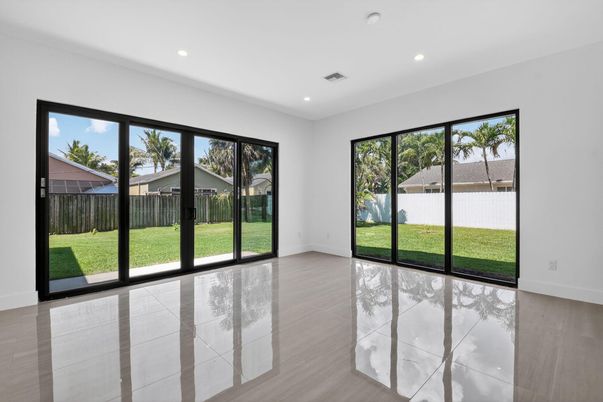 Empty room, Interior, Recessed Lighting