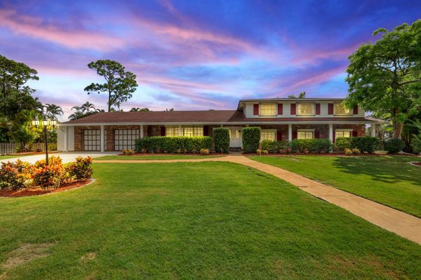 Attached, Backyard, Exterior, Facade, Georgian