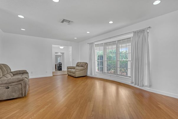 Empty room, Interior, Recessed Lighting, Wood Texture Flooring