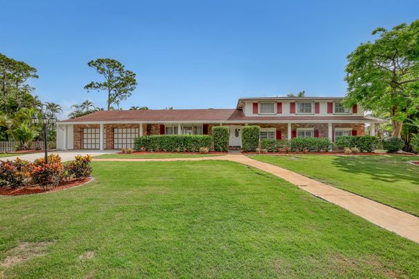 Attached, Backyard, Exterior, Facade, Georgian