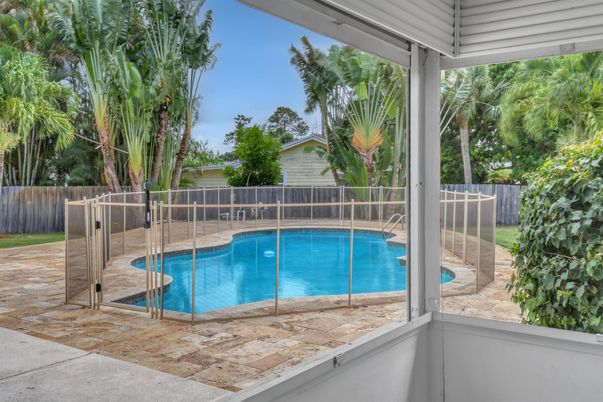 Exterior, Pool