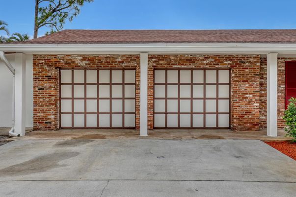 Detached Garage, Exterior