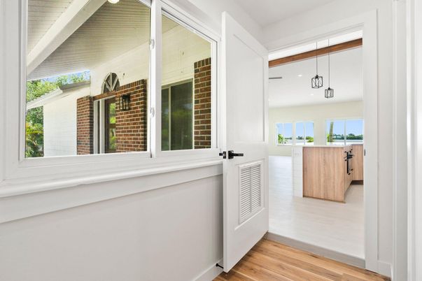 Interior, Pendant Lights, Recessed Lighting, Wood Texture Flooring