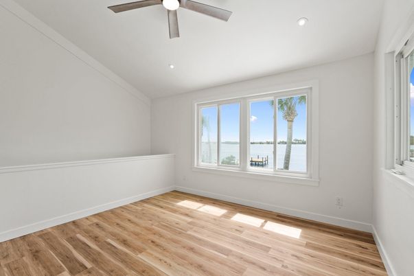 Empty room, Interior, Recessed Lighting, Water, Wood Texture Flooring