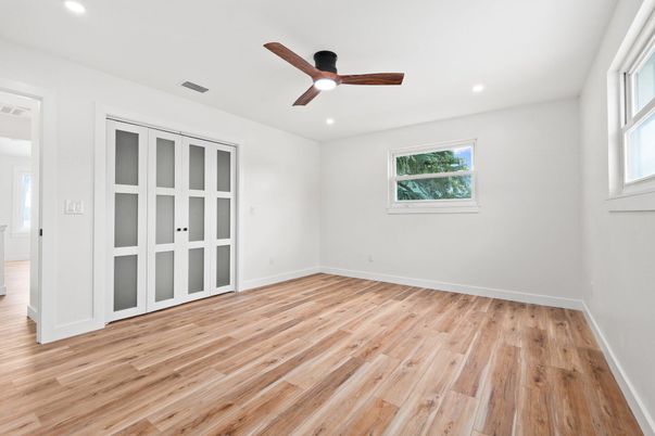 Empty room, Interior, Recessed Lighting, Wood Texture Flooring