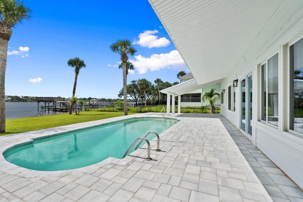 Exterior, Pool, Water