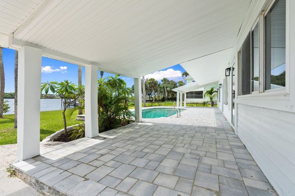 Exterior, Pool, Water