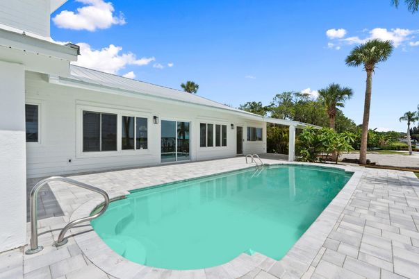 Exterior, Pool