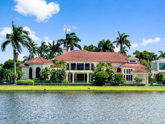 Backyard, Exterior, Facade, Mediterranean