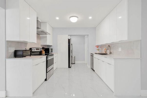 Interior, Kitchen, Marble, Recessed Lighting, Stainless Steel Appliances