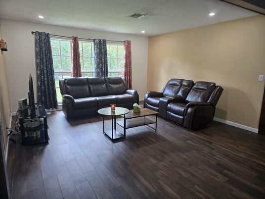 Interior, Living room, Recessed Lighting, Wood Texture Flooring