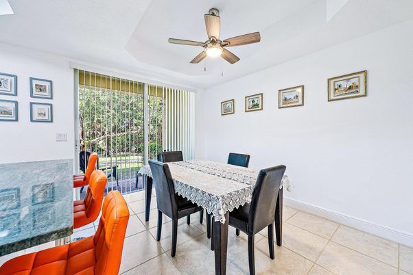 Dining room, Interior