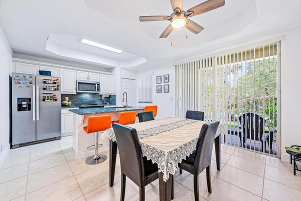 Dining room, Interior, Kitchen, Stainless Steel Appliances