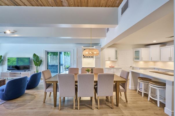 Chandelier, Dining room, Interior, Kitchen, Recessed Lighting, Wooden Ceilings, Wood Texture Flooring