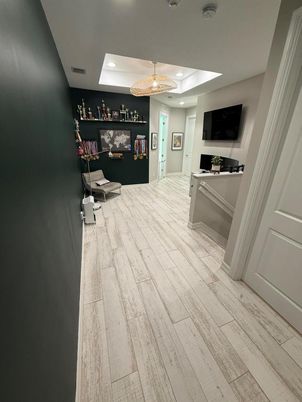 Interior, Pendant Lights, Recessed Lighting, Wood Texture Flooring