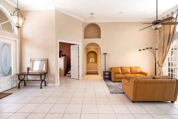 Interior, Living room, Pendant Lights, Recessed Lighting