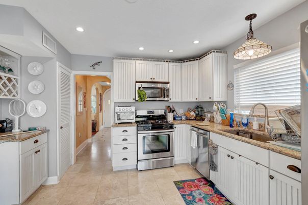 Interior, Kitchen, Pendant Lights, Recessed Lighting, Stainless Steel Appliances