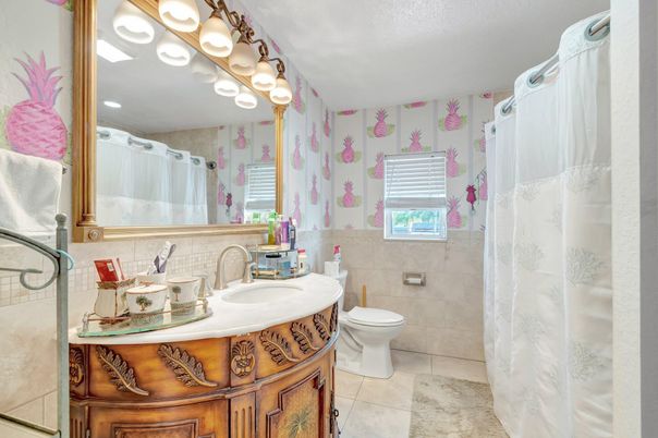Bathroom, Interior, Recessed Lighting