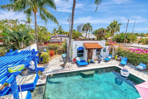 Exterior, Pool