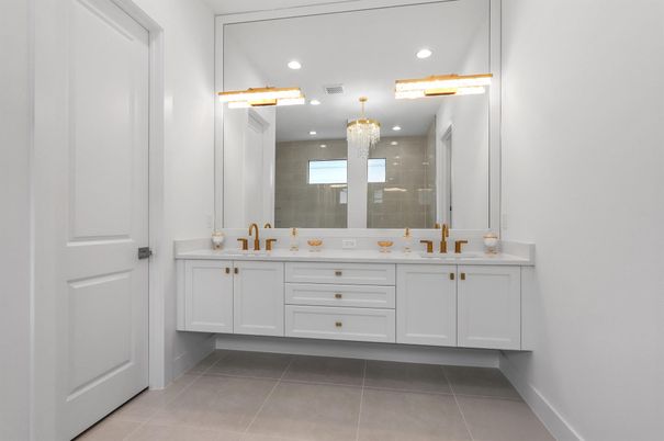 Bathroom, Dual Sink Vanities, Interior, Recessed Lighting