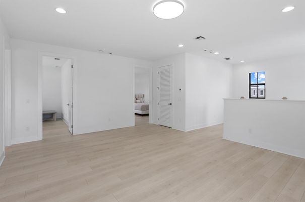 Empty room, Interior, Recessed Lighting, Wood Texture Flooring
