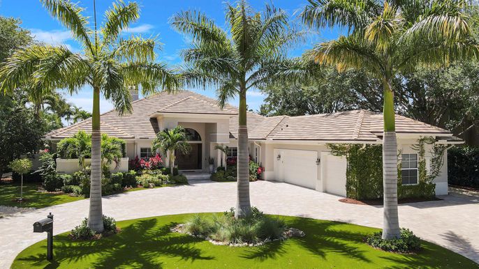 Attached, Exterior, Facade, Ranch
