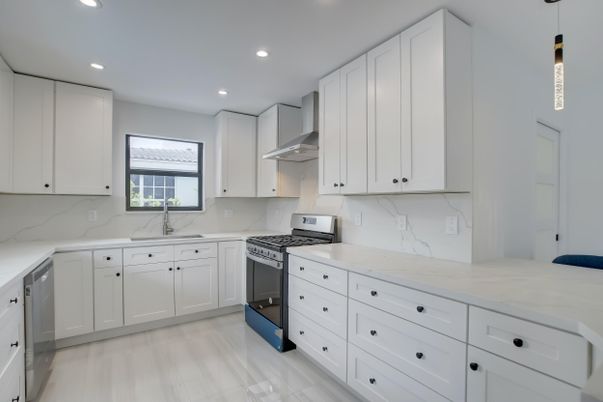 Interior, Kitchen, Marble Walls, Recessed Lighting