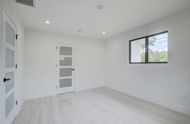 Empty room, Interior, Marble, Recessed Lighting