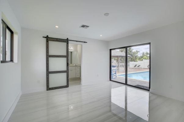 Empty room, Interior, Recessed Lighting