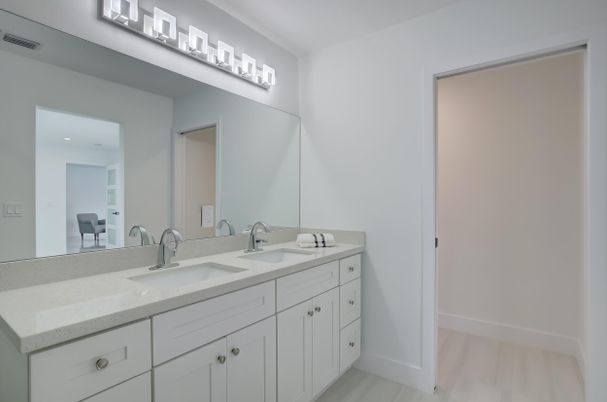 Bathroom, Dual Sink Vanities, Interior