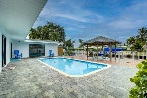 Exterior, Pool