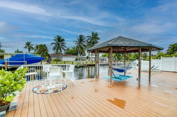 Exterior, Pool, Water
