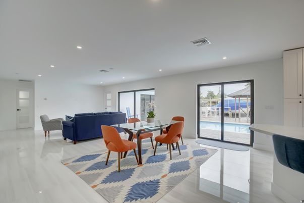 Dining room, Interior, Living room, Recessed Lighting
