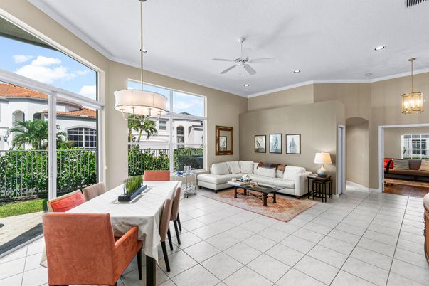 Dining room, Interior, Living room, Pendant Lights, Recessed Lighting