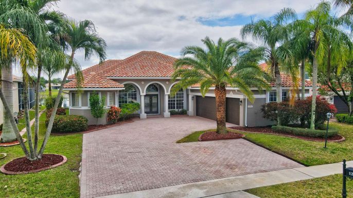 Backyard, Exterior, Facade, Mediterranean