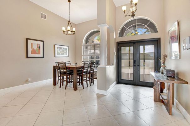 Chandelier, Dining room, Interior, Pendant Lights