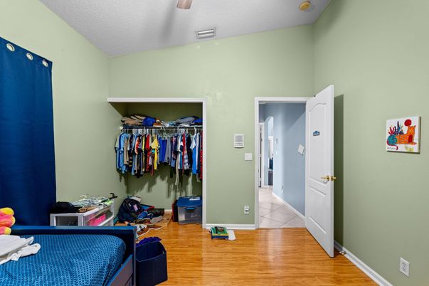 Interior, Walk-in Closets, Wood Texture Flooring