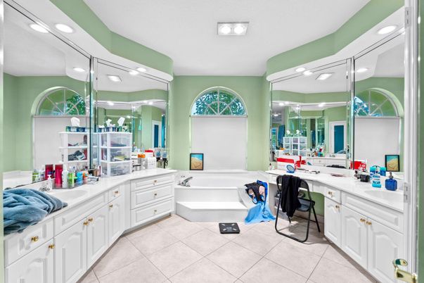 Bathroom, Interior, Recessed Lighting