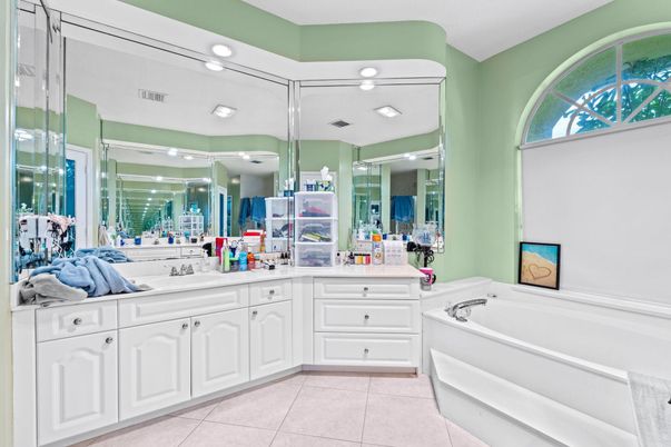 Bathroom, Interior, Recessed Lighting