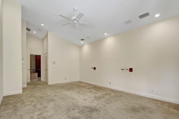 Empty room, Interior, Recessed Lighting